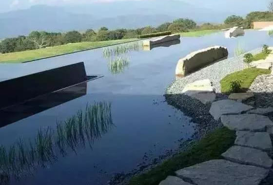 Uso de piedra caliza triturada para paisajismo