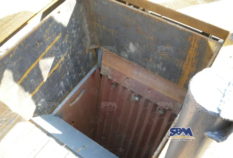 Adjust jaw crusher discharge particle size